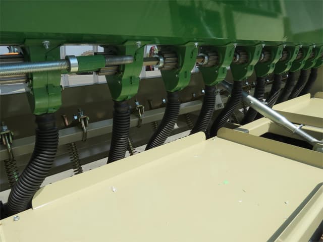 Image of Greenscape 750 equipment image 4