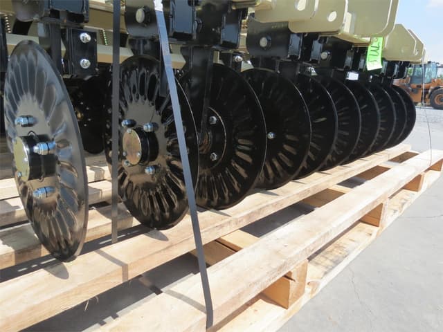 Image of Greenscape 750 equipment image 2