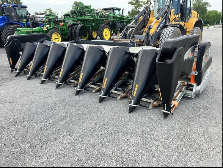 2025 GTS X10 Equipment Image0