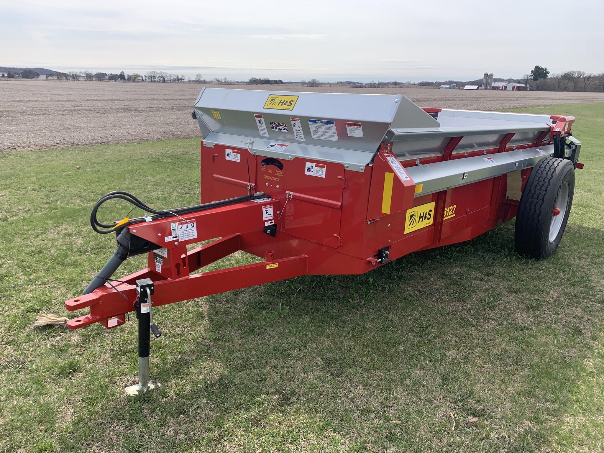 2025 H&S 3127 Equipment Image0