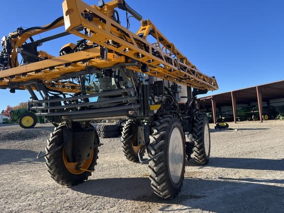 Image of Hagie STS12 equipment image 2