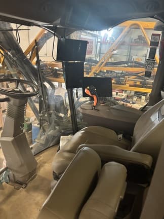 Image of Hagie STS12 equipment image 4