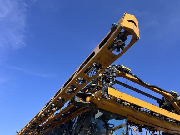 Image of Hagie STS12 equipment image 3