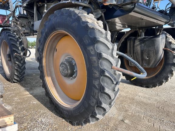 Image of Hagie STS12 equipment image 4
