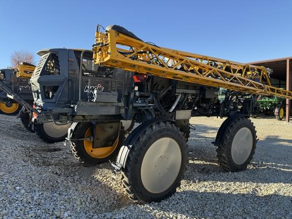 Image of Hagie STS12 equipment image 2