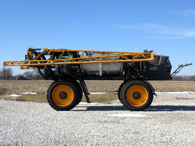 Image of Hagie STS16 equipment image 2