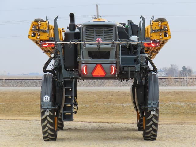 Image of Hagie STS16 equipment image 3