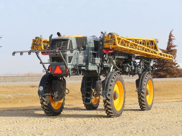 Image of Hagie STS16 equipment image 4