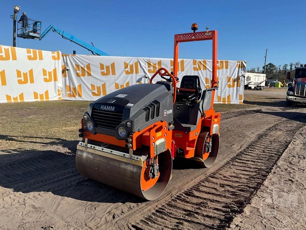 2025 Hamm HD12VV Equipment Image0
