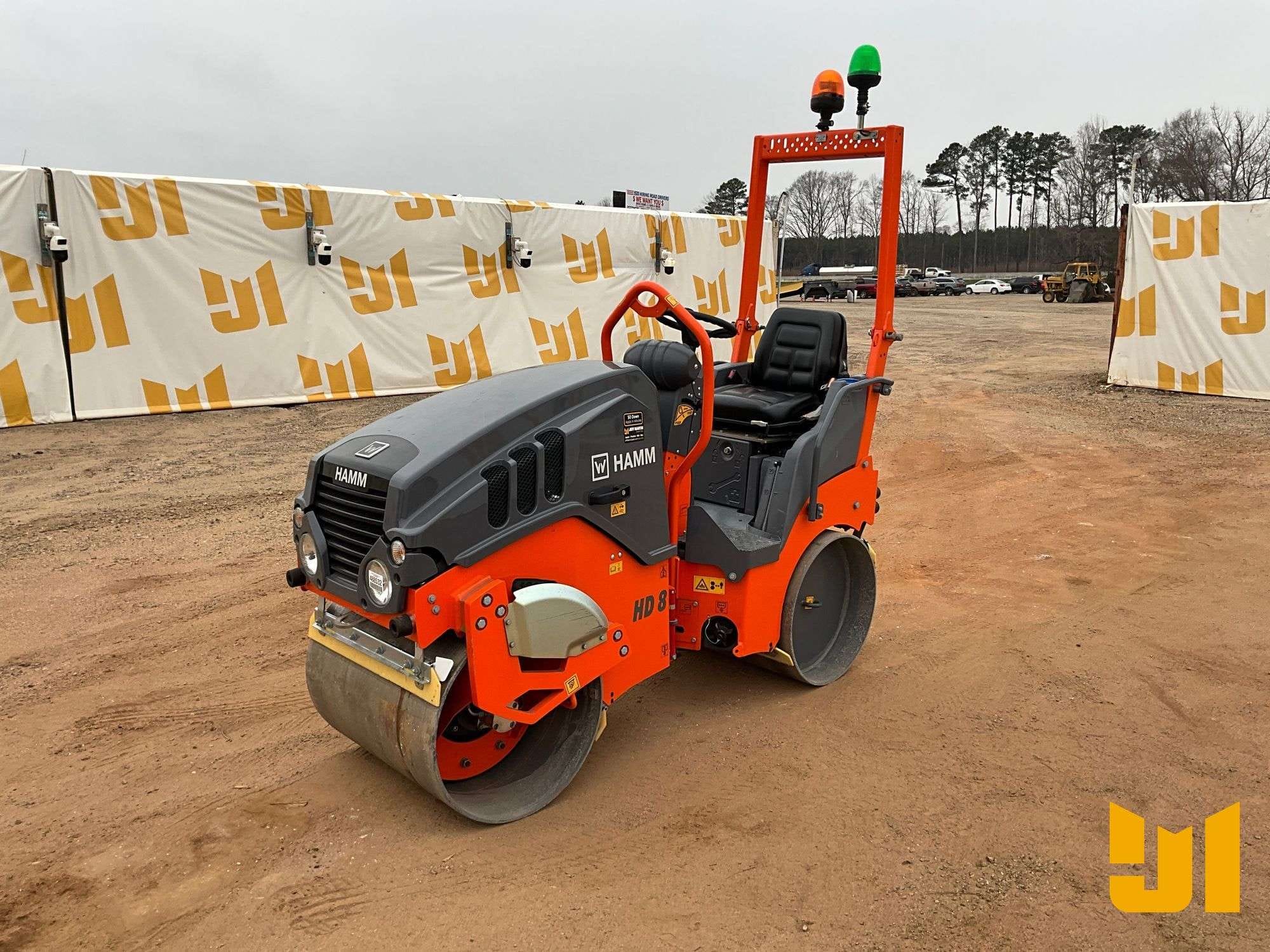 2025 Hamm HD8VV Equipment Image0