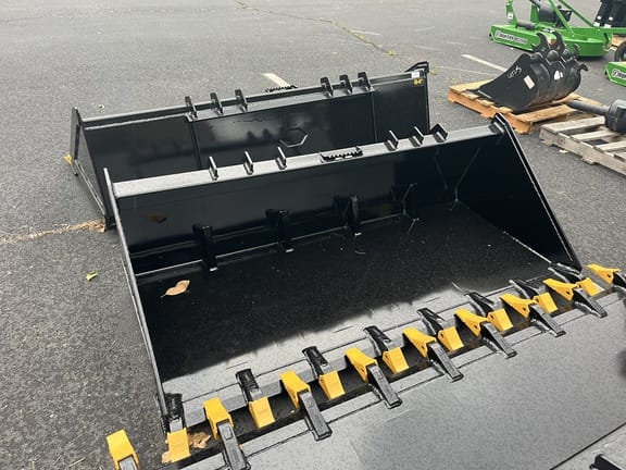 2025 H&H Bucket Equipment Image0