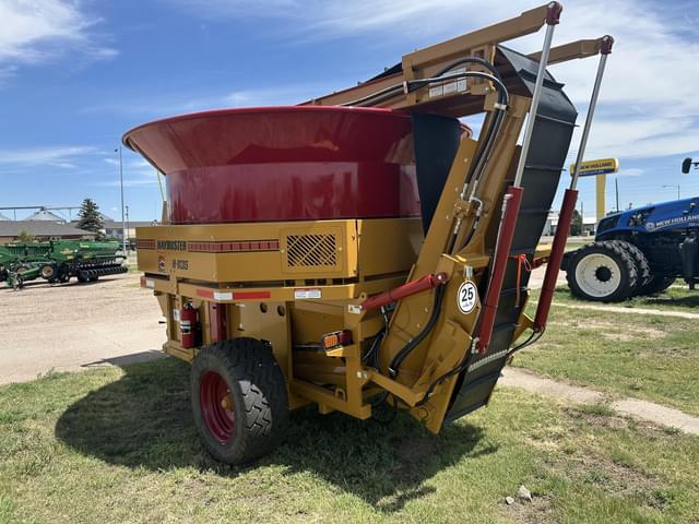 Image of Haybuster H-1135 equipment image 2