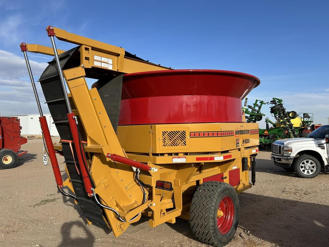 Image of Haybuster H-1135 Image 1