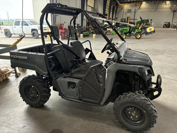 Image of Honda Pioneer 520 equipment image 2