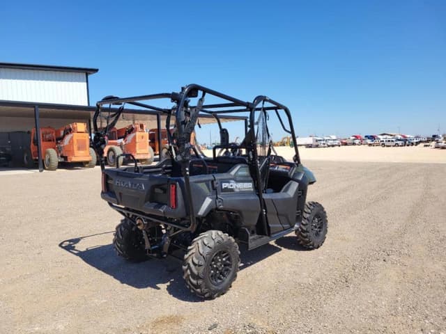 Image of Honda Pioneer 700 equipment image 4