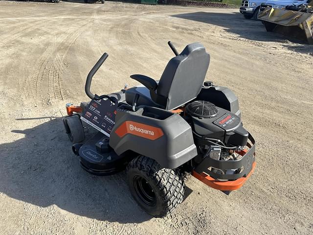 Image of Husqvarna Z248F equipment image 2