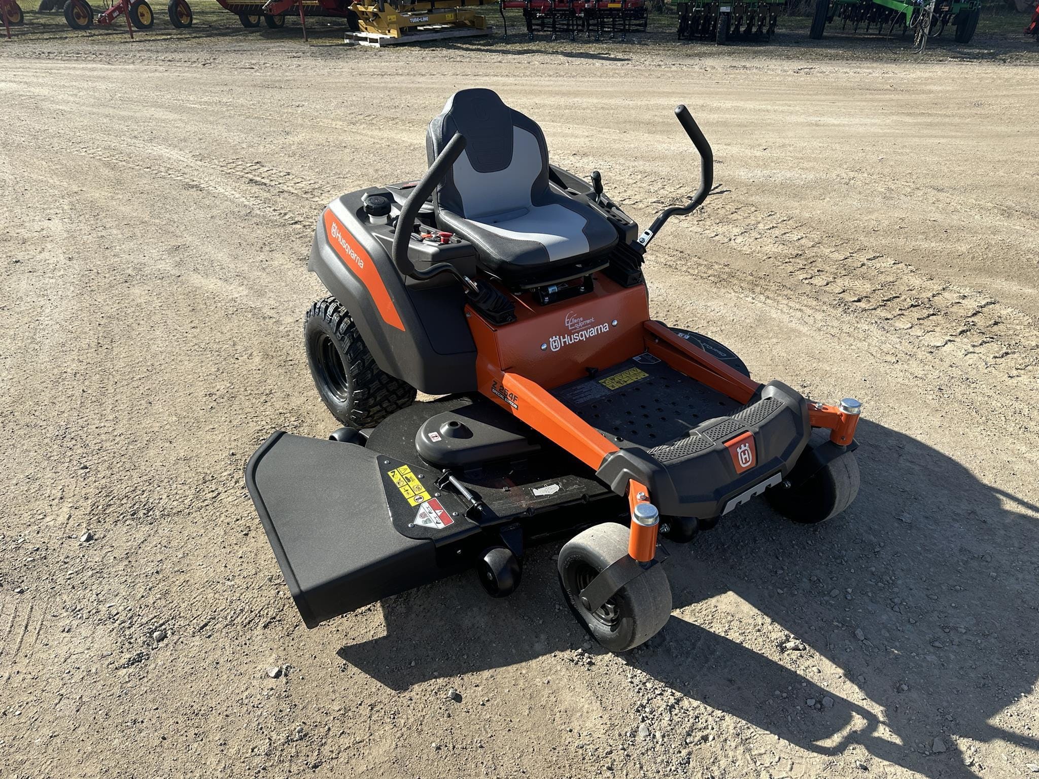 2025 Husqvarna Z254F Equipment Image0