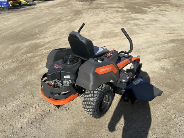 Image of Husqvarna Z254F equipment image 4