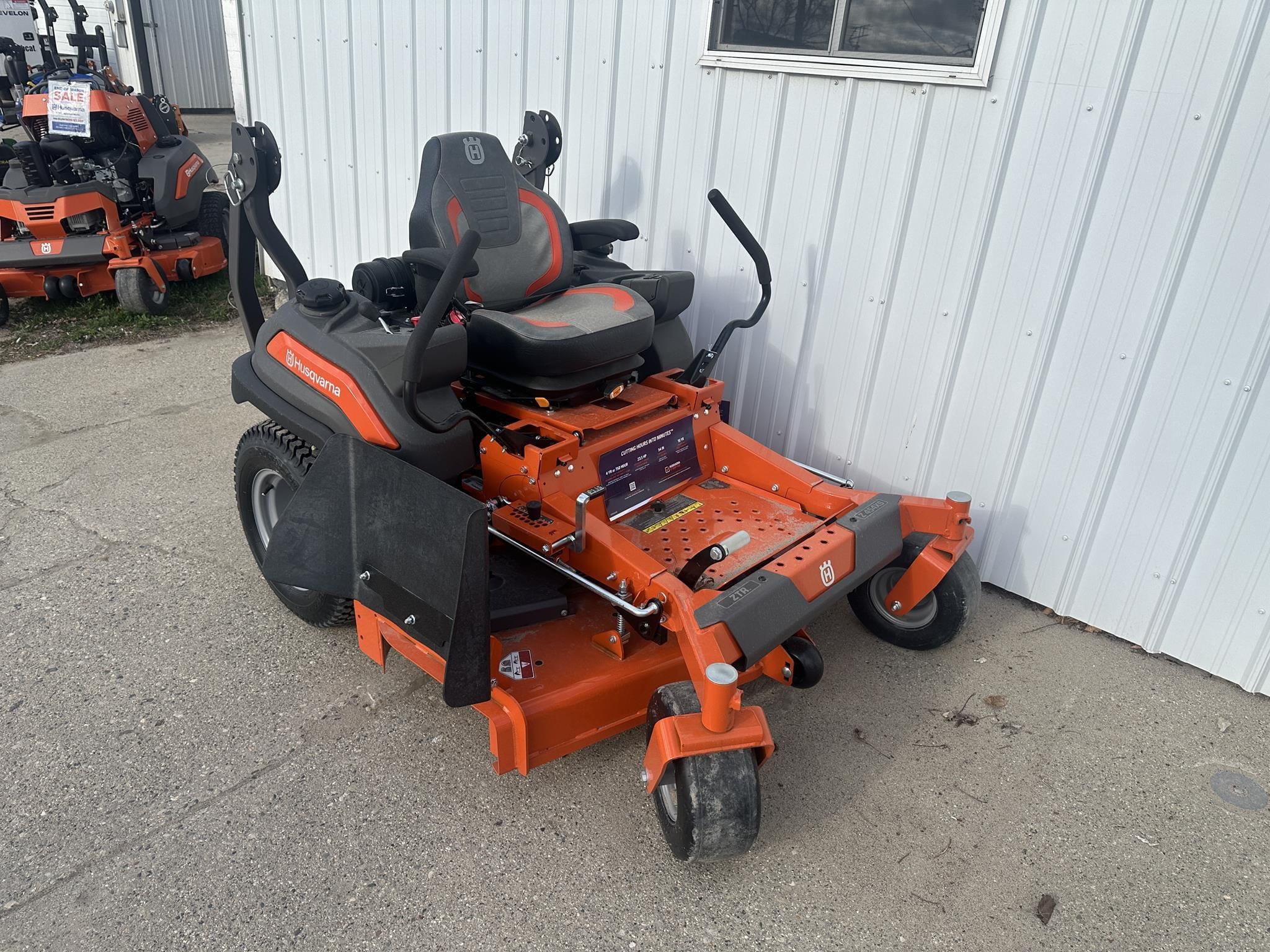 2025 Husqvarna Z454XS Equipment Image0