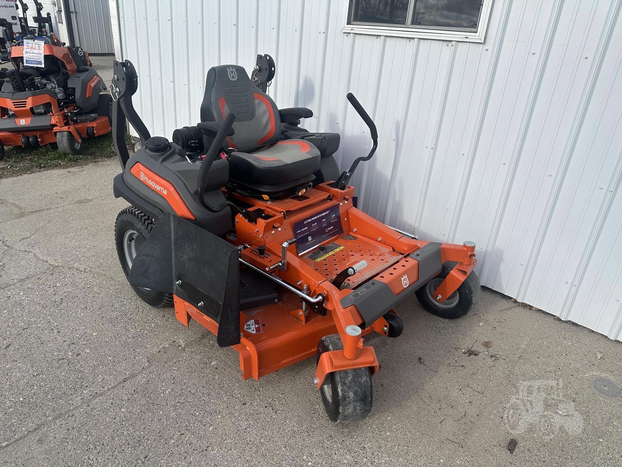 2025 Husqvarna Z454XS Equipment Image0