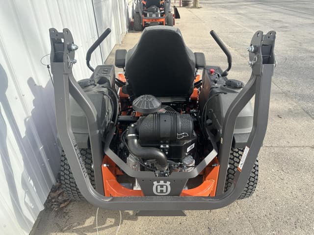 Image of Husqvarna Z454XS equipment image 3