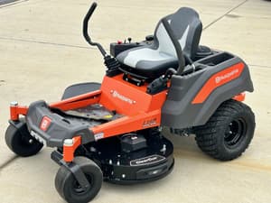 2025 Husqvarna Z242F Image