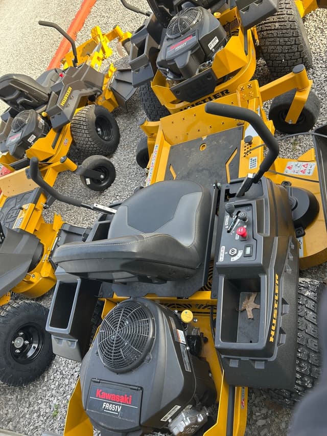 Image of Hustler Raptor X equipment image 2