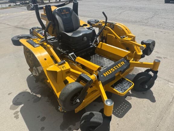 Image of Hustler Super 104 equipment image 3
