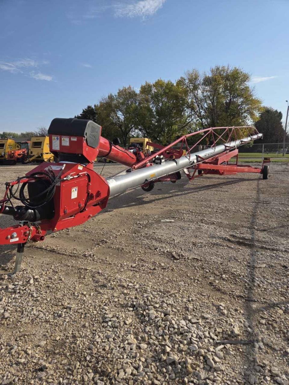 2025 Hutchinson HX2 13-94 Equipment Image0