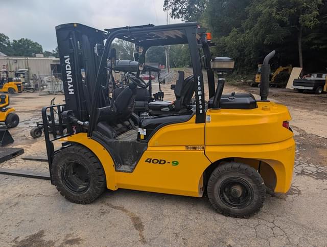 Image of Hyundai 40D-9 equipment image 1