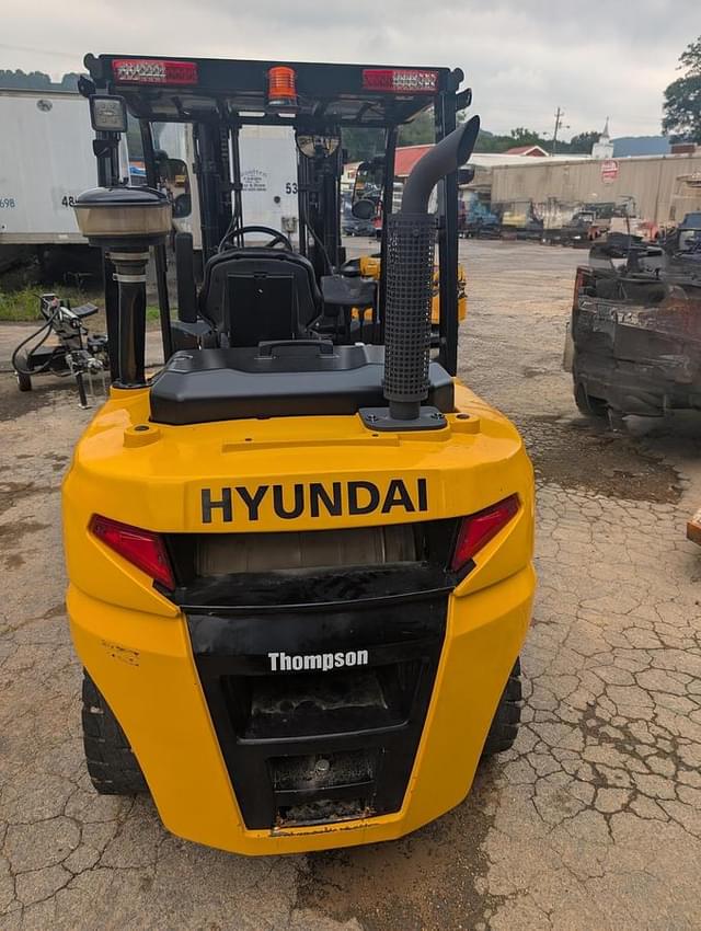 Image of Hyundai 40D-9 equipment image 4