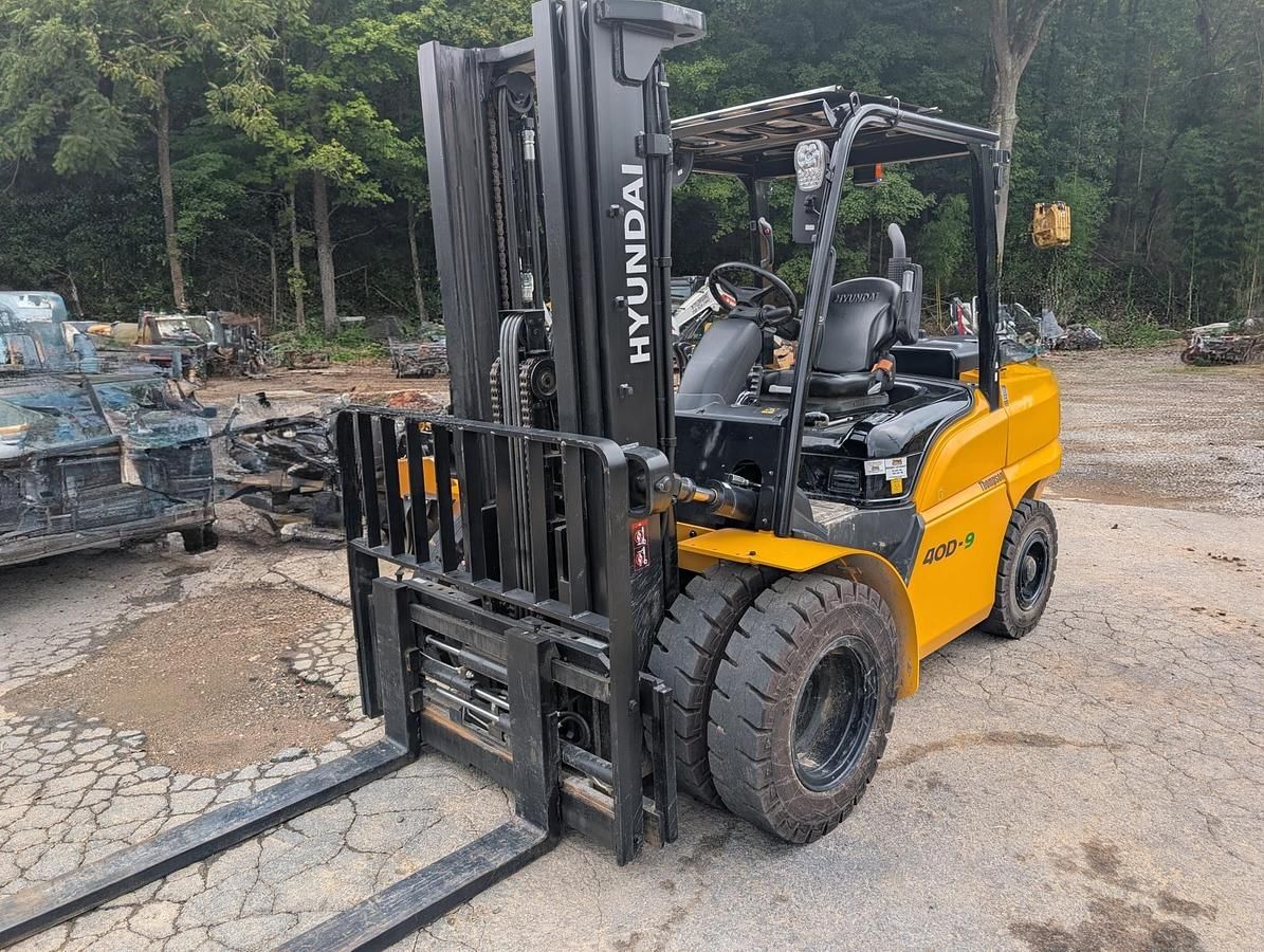 2025 Hyundai 40D-9 Equipment Image0