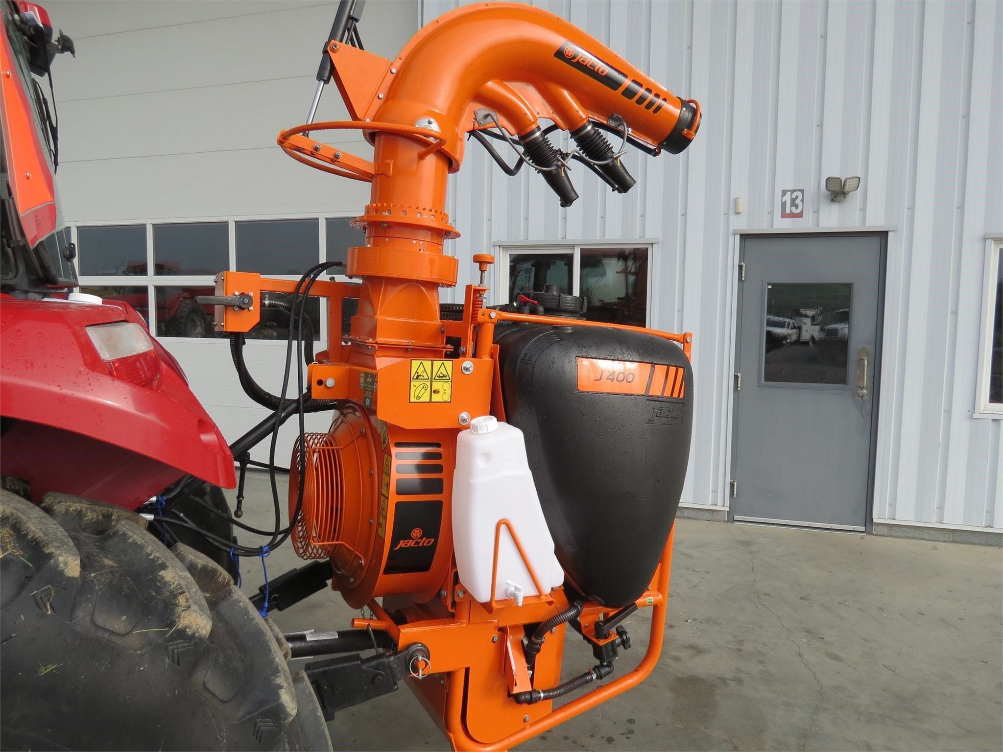 2025 Jacto J400 Equipment Image0