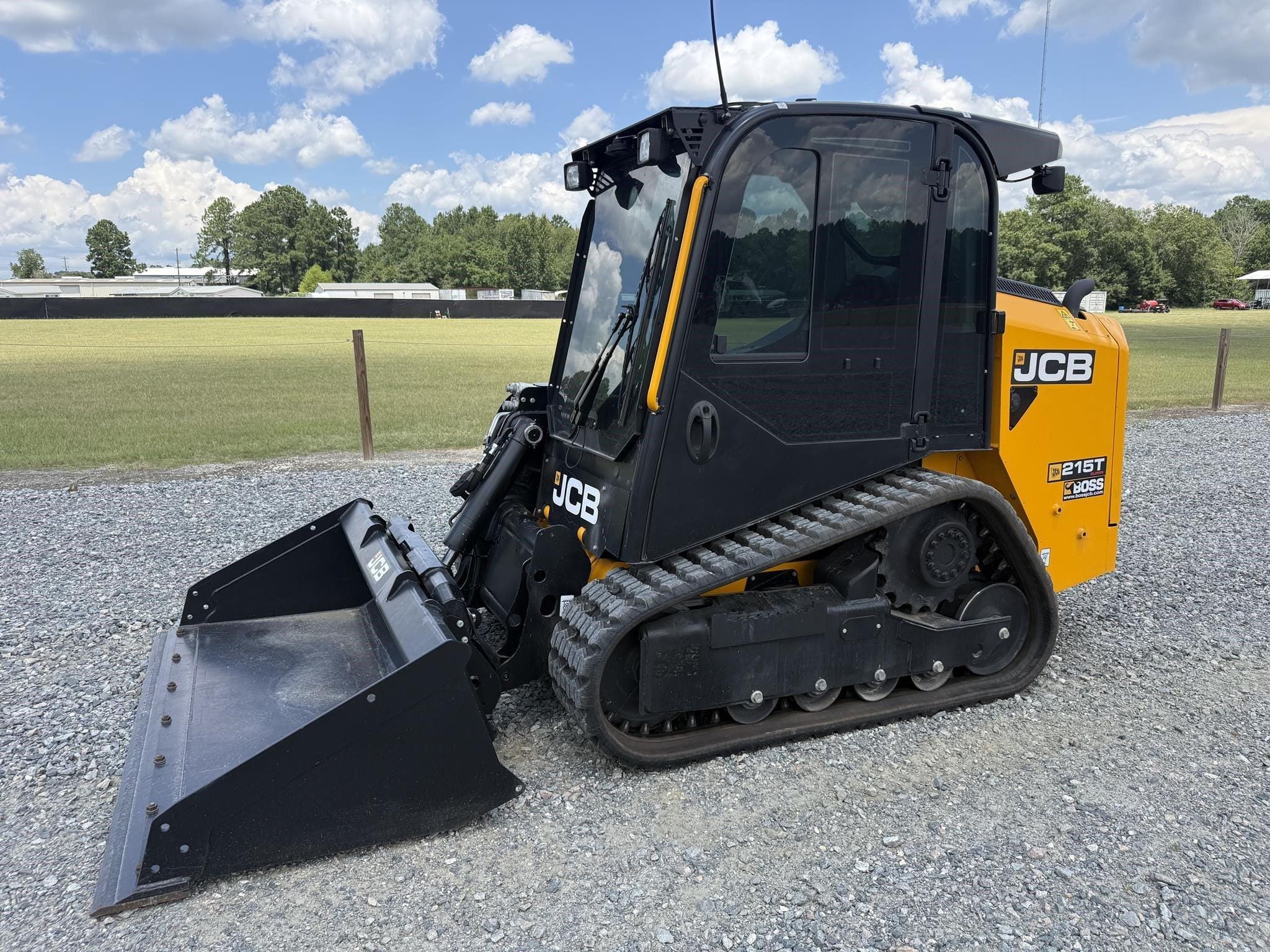 2025 JCB 215T Equipment Image0