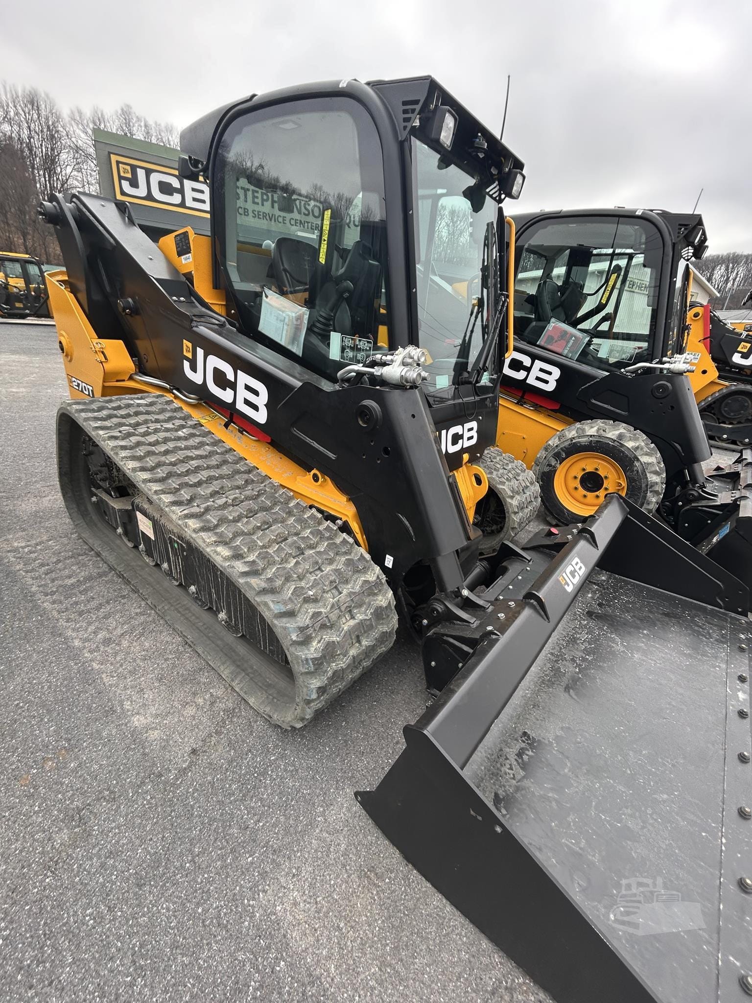 2025 JCB 270T Equipment Image0