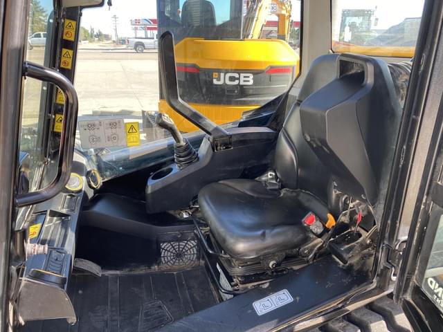 Image of JCB 300T equipment image 4