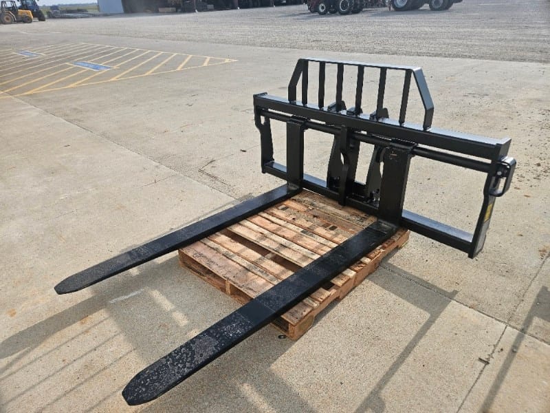 2025 JCB Pallet Fork Equipment Image0