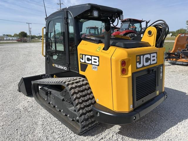 Image of JCB 3TS-8T equipment image 4
