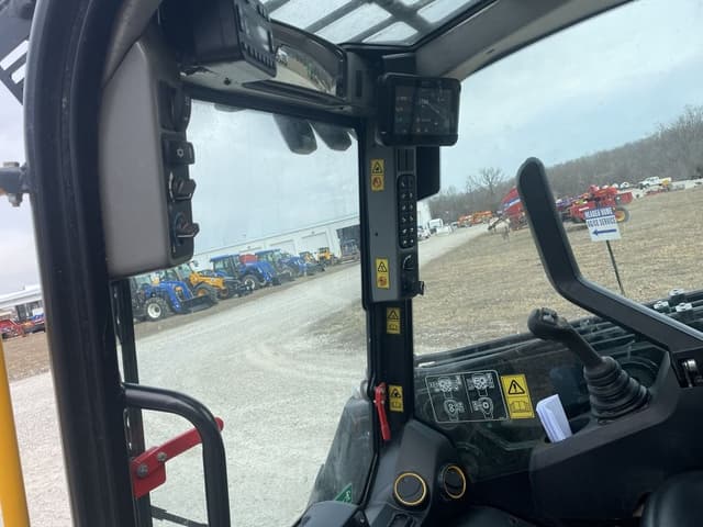 Image of JCB 3TS-8T equipment image 1