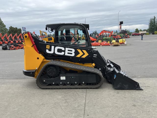 Image of JCB 3TS-8T equipment image 4