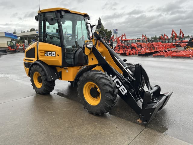 Image of JCB 407 Agri equipment image 3