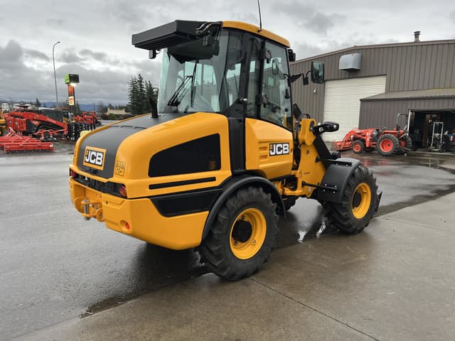 Image of JCB 407 Agri equipment image 4