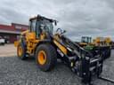 2025 JCB 427 Agri Image