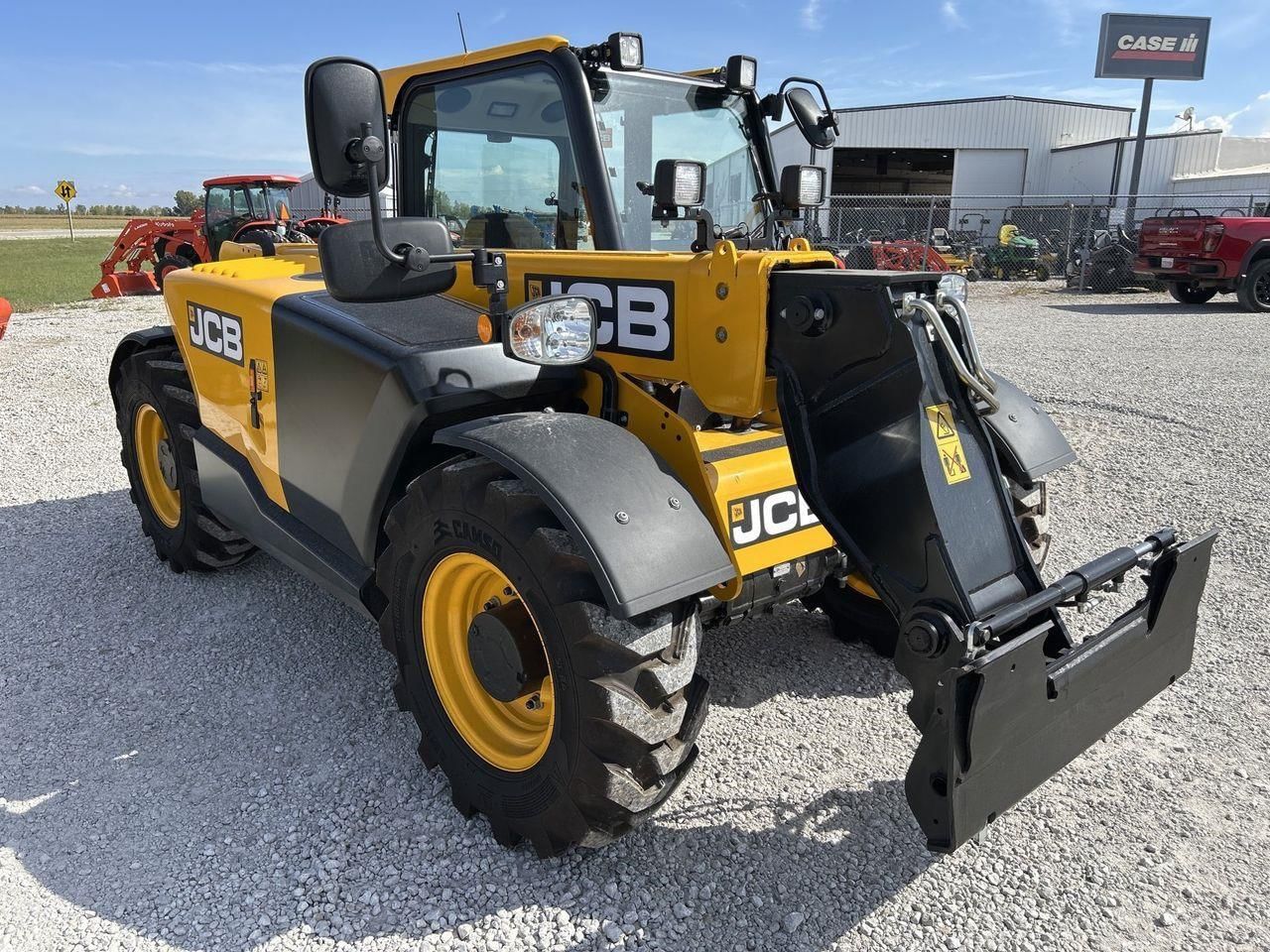 2025 JCB 525-60 Agri Plus Equipment Image0