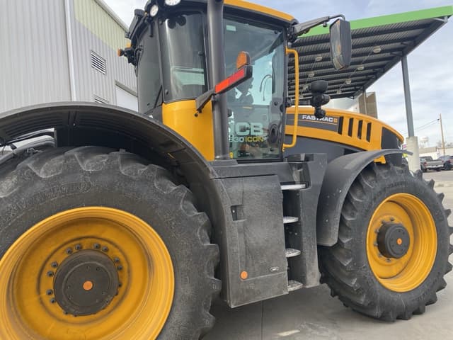 Image of JCB Fastrac 8330 iCON equipment image 3