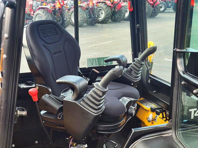 Image of JCB 1CXT equipment image 4