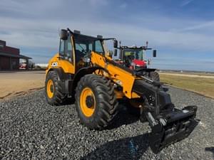 2025 JCB TM420 Agri Image
