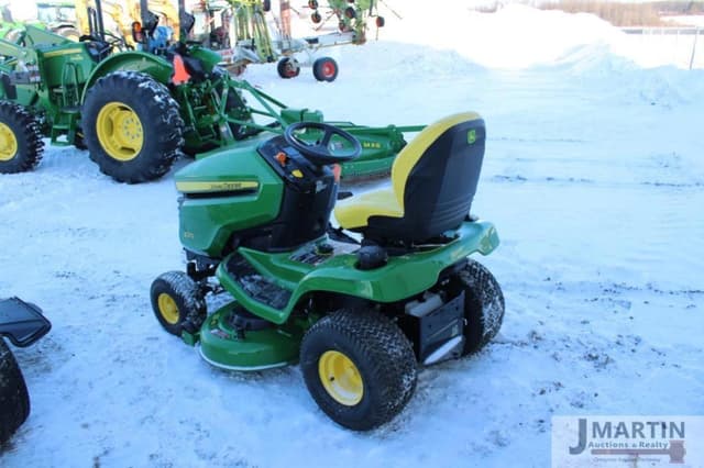 Image of John Deere X370 equipment image 3