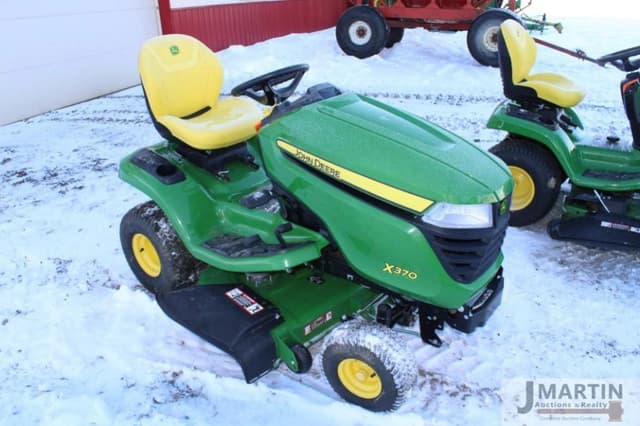 Image of John Deere X370 equipment image 1