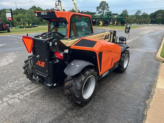 Image of JLG 519 equipment image 2